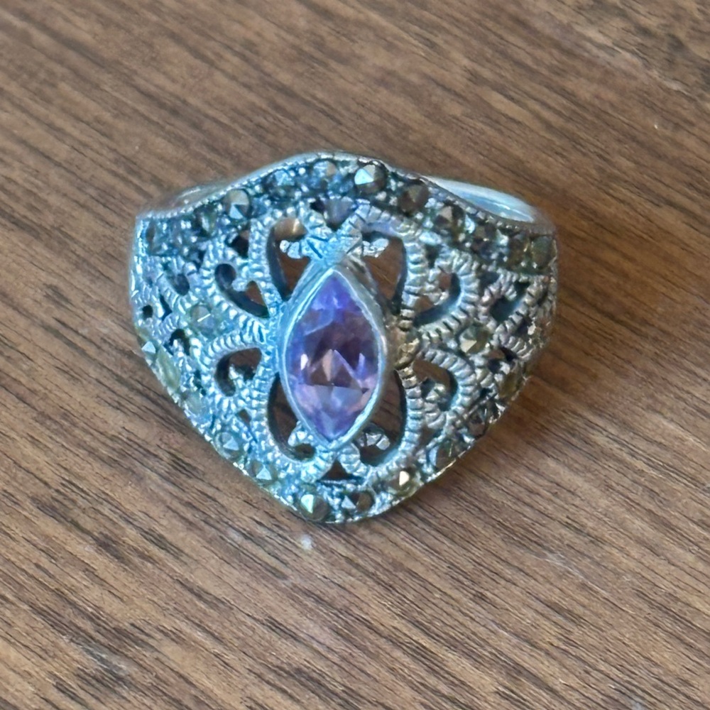 Size 8 ring